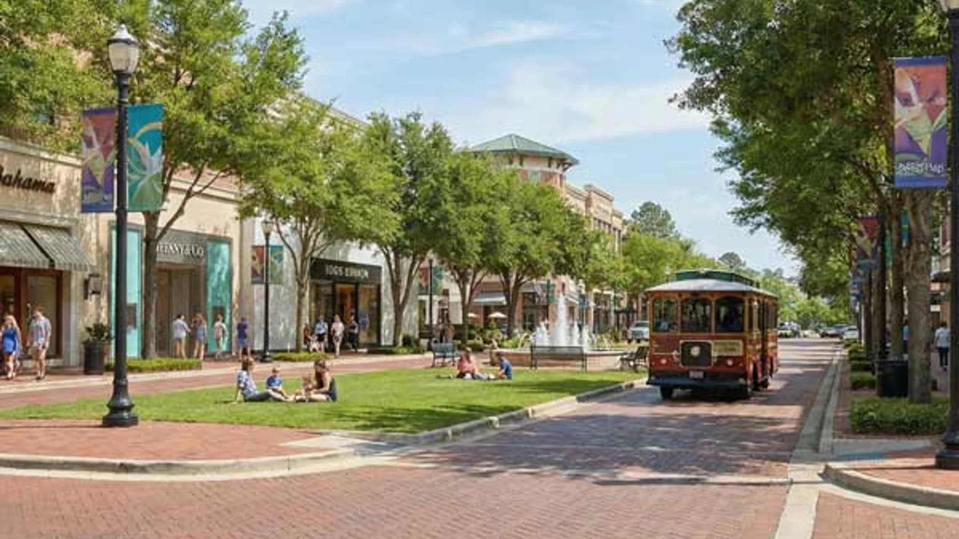Automatic gate installation team near The Woodlands Town Center and Market Street in The Woodlands, TX